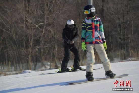 ��ѩ�ۺ������ڼ����е�ѩ����ѩ��(�Y�ψD)���� �z