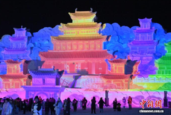 12��26�գ������L��ɽ��ѩ��桰�����m����ʽ������������ �z