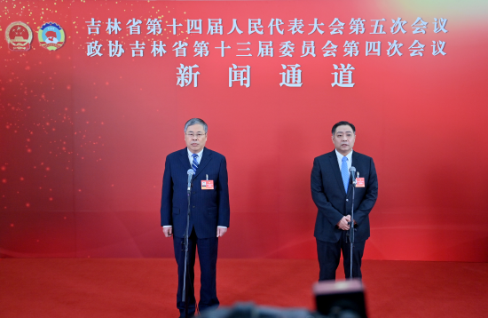 1��26�գ������f(xi��)����ʡ��ʮ����ί�T��(hu��)���ĴΕ�(hu��)�hί�Tͨ�������ބ���(��һ)�ش�ӛ���ᆖ�� ���� �z