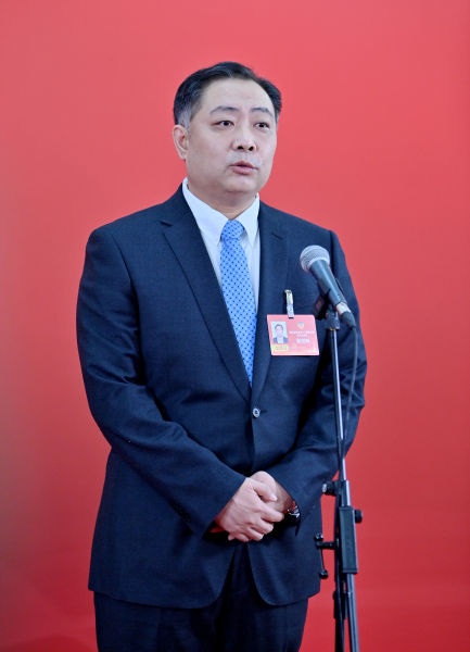 1��26�գ������f(xi��)����ʡ��ʮ����ί�T��(hu��)���ĴΕ�(hu��)�hί�Tͨ�������ބ���ش�ӛ���ᆖ�� ���� �z