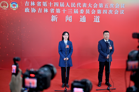 1��26���������f(xi��)����ʡ��ʮ����ί�T��(hu��)���ĴΕ�(hu��)�hί�Tͨ���ϣ��u�B��(��һ)�ش�ӛ���ᆖ�� ���� �z